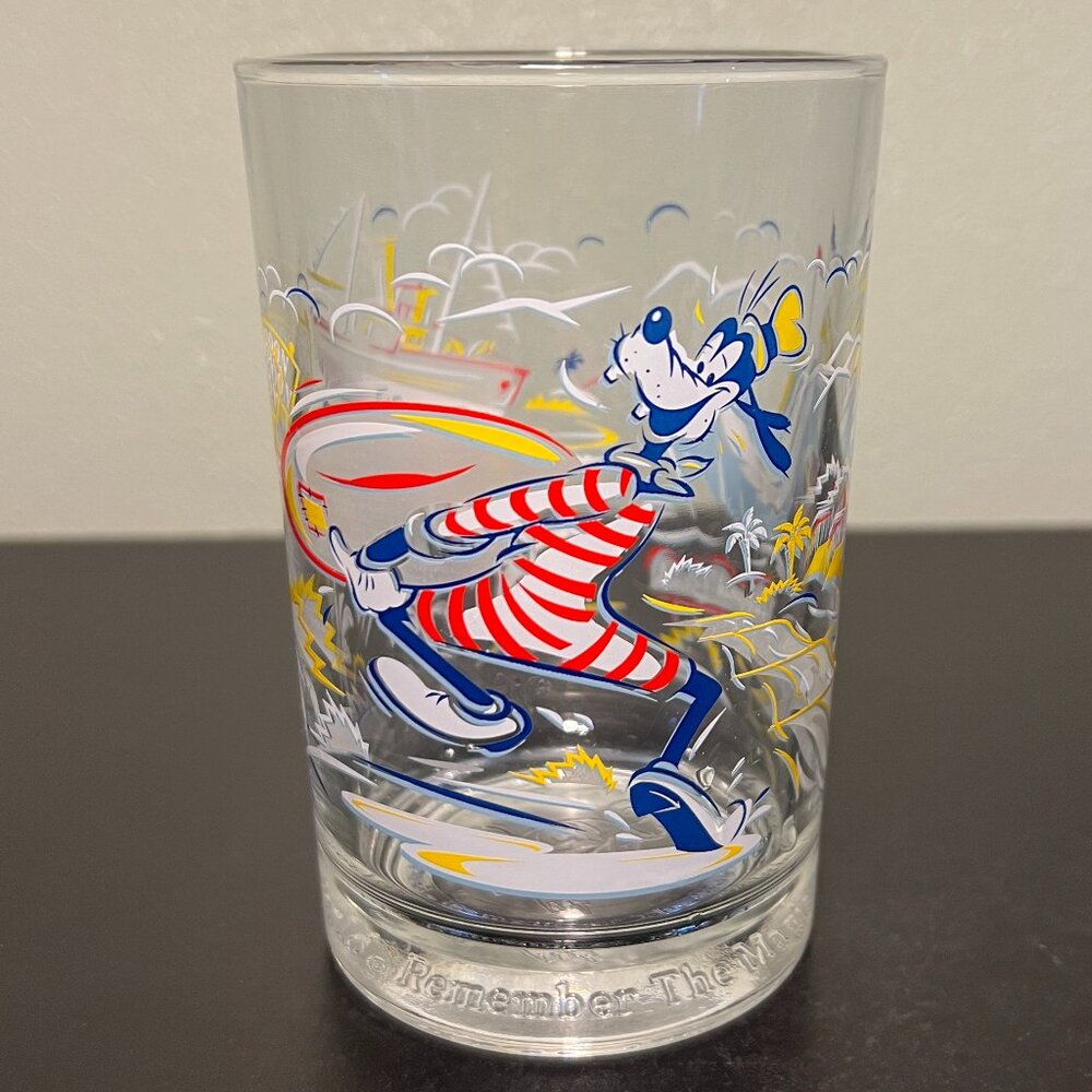 Vtg McDONALD’S Walt Disney World REMEMBER THE MAGIC 25th Anniversary Goofy Glass